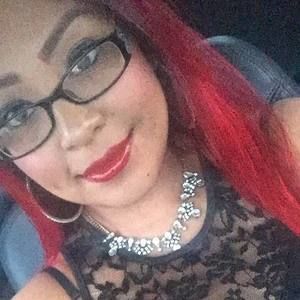 Meet your Posher, Alma