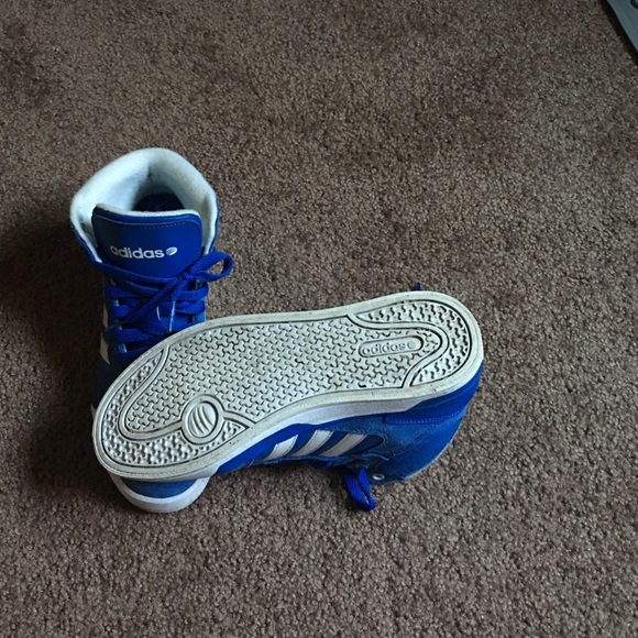 Shoes - Picture 3 of 4