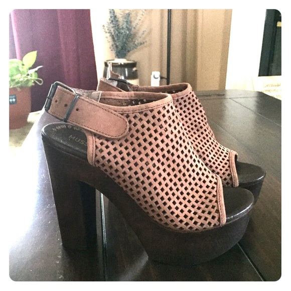 Brand new! Hot Item! Make me an offer!