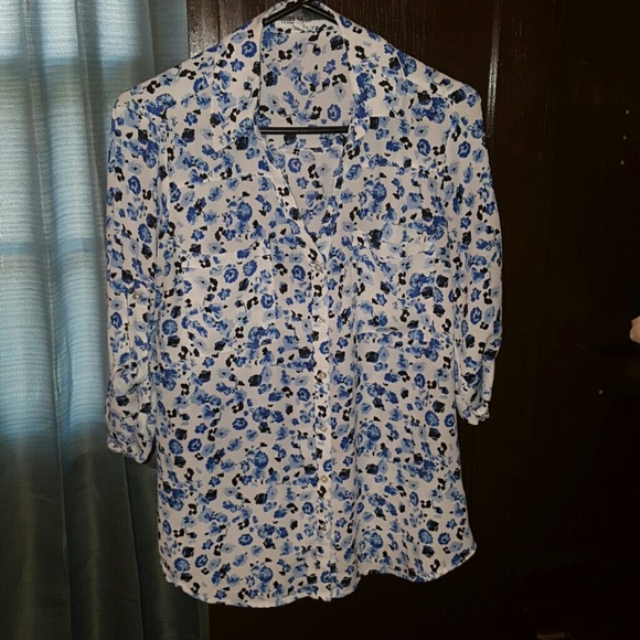 EXPRESS PORTOFINO CONVERTIBLE SLEEVE BLOUSE MEDIUM