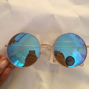 Reflected Circle Sunglasses color blue