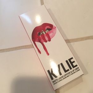 Kylie lip kit . Mary jo k. Brand new.