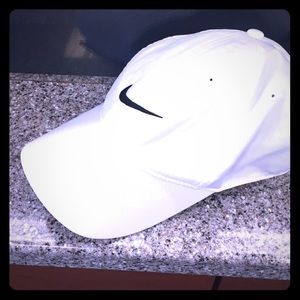 Nike all white golf hat