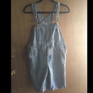 Short overalls