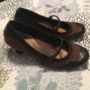 Mudd brown Mary Jane heels