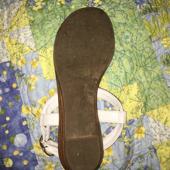 Cute strapped summer sandals! - Picture 2 of 2