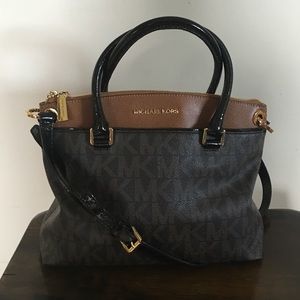 Genuine Michael Kors Signature Aubrey
