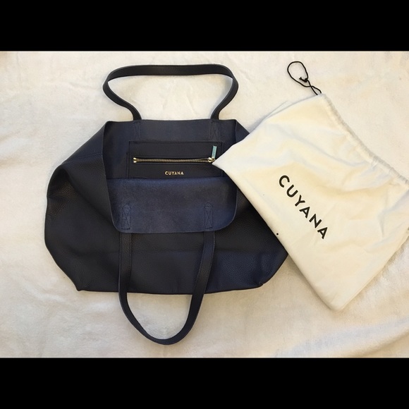 Cuyana Classic Leather Tote