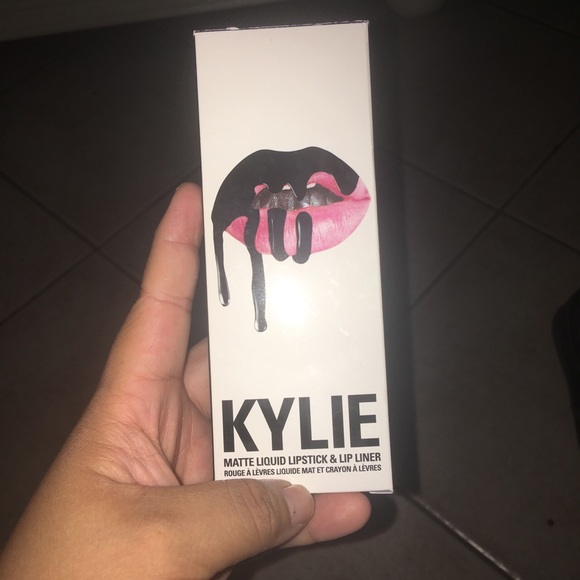 "Dead Of Knight" Kylie Cosmetics