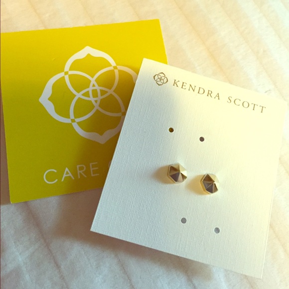 Kendra Scott studs