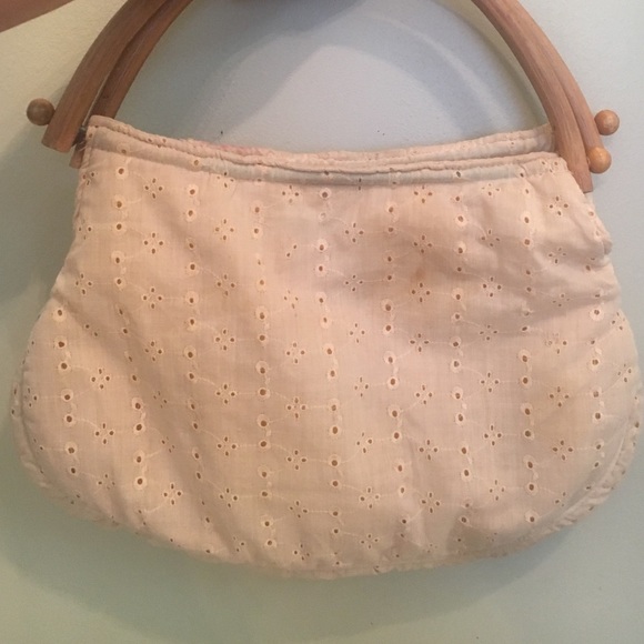 Handmade in the Philippines cute wood handle bag - Picture 3 of 4