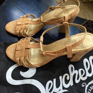 Seychelles Mum T-strap sandals sz 8