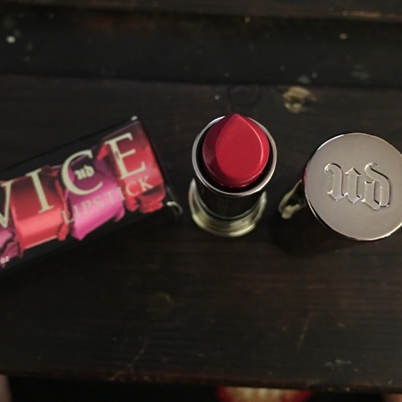 URBAN DECAY Vice "Wonderland" Lipstick
