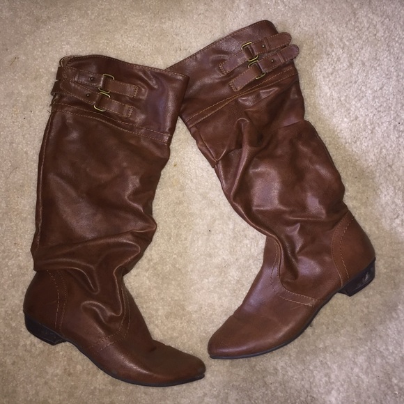 Brown boots size 8!