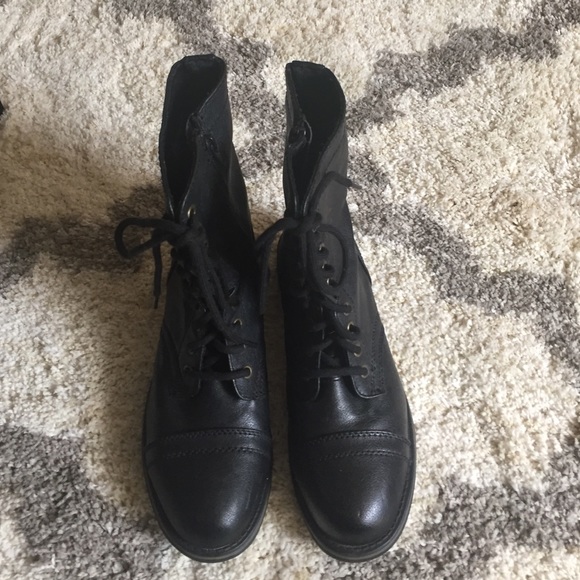 Target combat boots