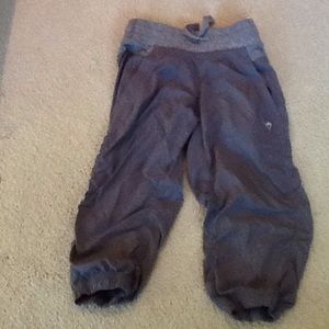 ❗️SALE❗️Gray girls Ivivva pants. Now only $20