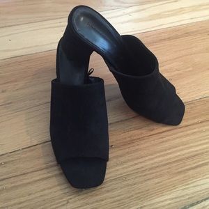 NWOT ZARA BLACK SUEDE MULE HEELED SANDALS
