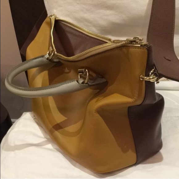 🎊Host Pick!🎉 Chloe Baylee Two Tone Bag Medium - Picture 3 of 4