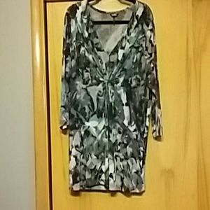 Daisy Fuentes XL flowing blouse gray and teal