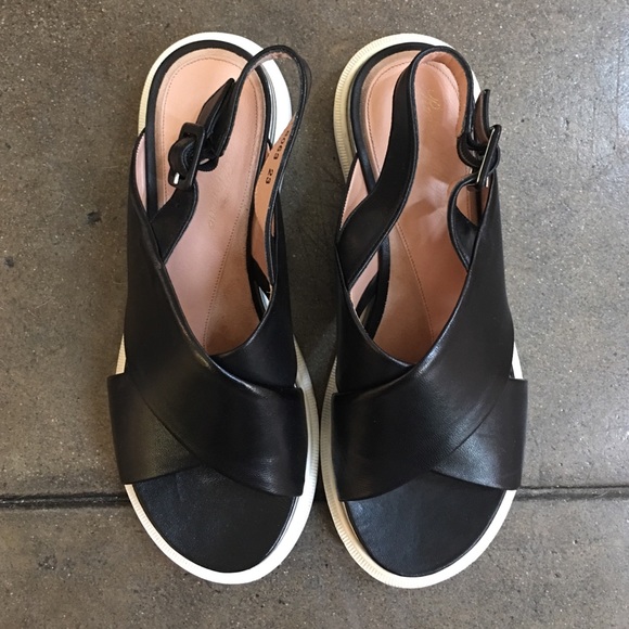 AUTH Robert Clergerie Sandals