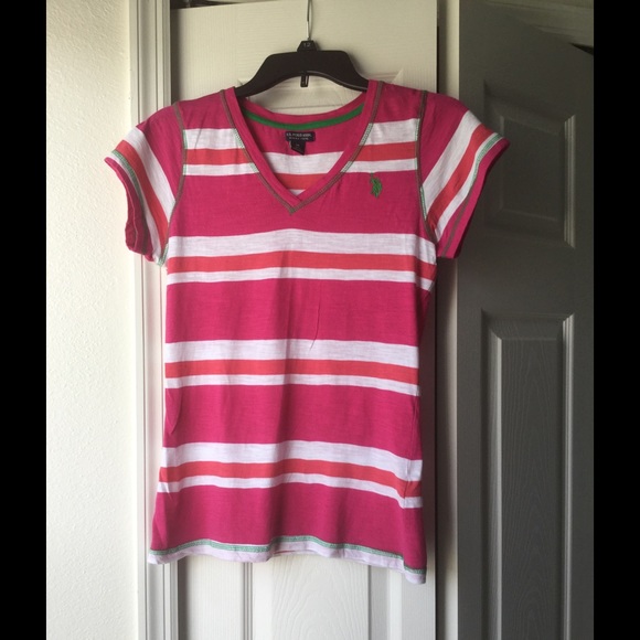 โSOLDโ Two polo tops - Picture 3 of 4