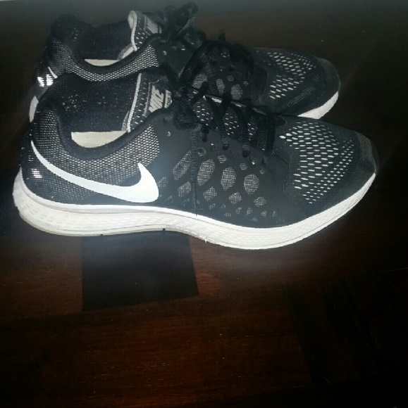 Nike Black & White Women's Size 8.5