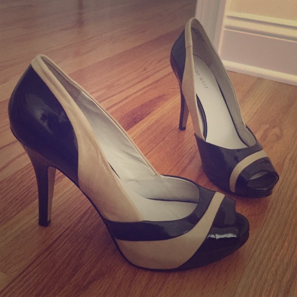 nine west two tone pumps