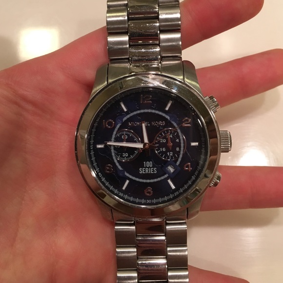 MICHAEL KORS
WATCH HUNGER STOP WATCH