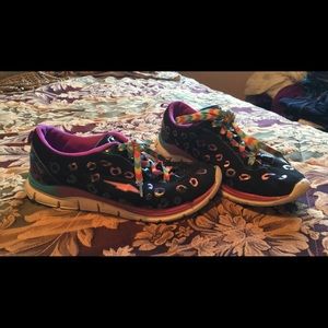 great condition Avia tennis shoes