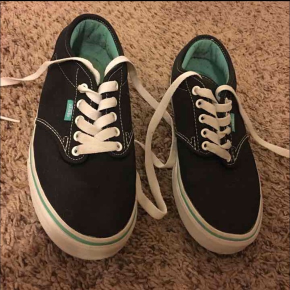 ✳️NWOT Black, Blue, and White Vans✳️