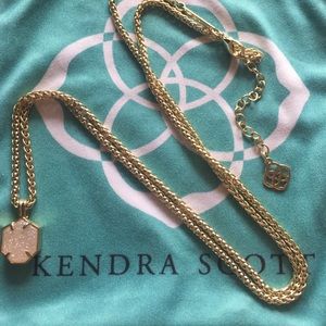 Kendra Scott Oliver necklace