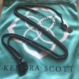 Kendra Scott Oliver necklace