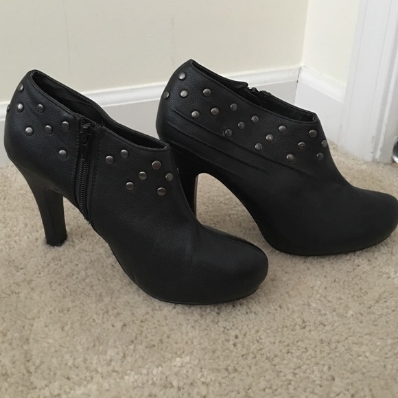 💥Booties madden girl💥