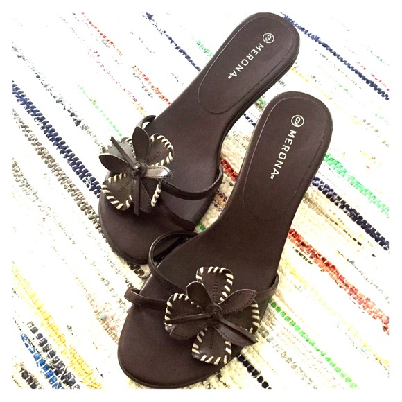 Fashion sandals. Size 9