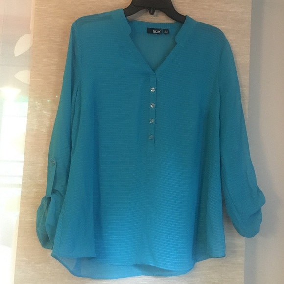Teal Top