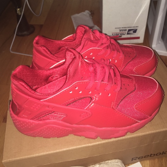 Red Nike Huaraches