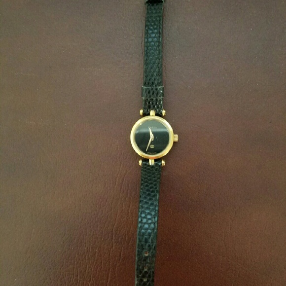 Vintage Gucci 2000L Black & Gold tone Museum Watch