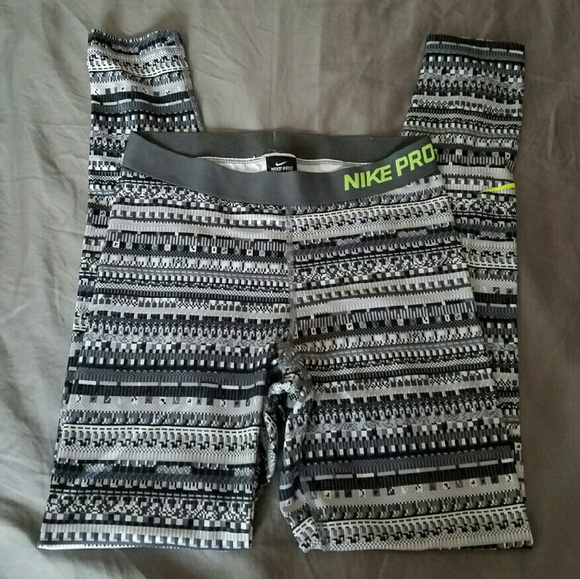 NIKE PRO Dri fit leggings. WORN ONCE.