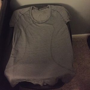 Lululemon workout shirt