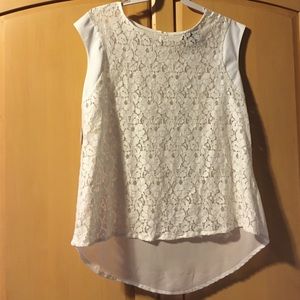 3/$20 White floral lace shirt