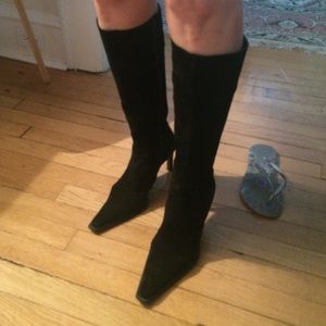 MAROALA Black suede pointy boots