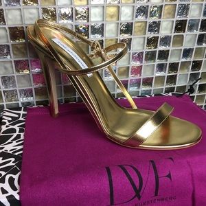 DVF Ulla metallic gold heel size 9.5