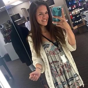 Meet your Posher, Zoe