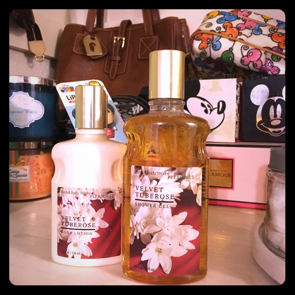 Velvet Tuberoses shower gel and lotion