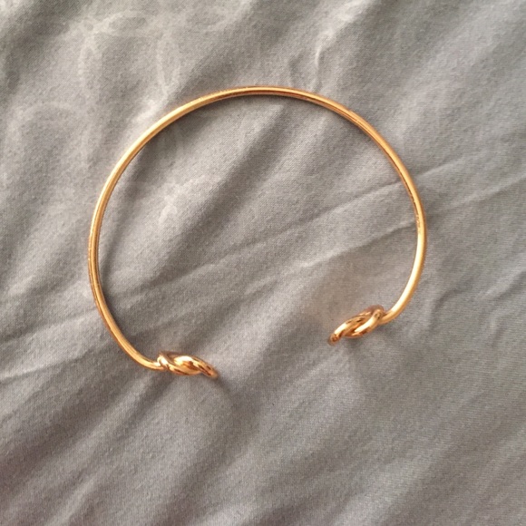 Double knot cuff - Picture 3 of 3