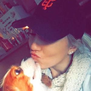 Meet your Posher, Jules