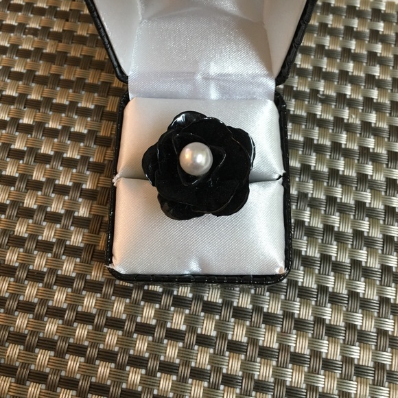 Ring - Picture 3 of 3