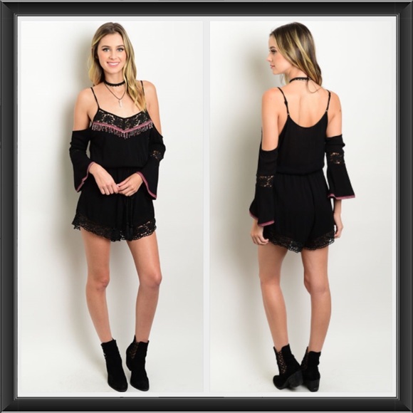 🚫SOLD🚫 Chic Cold Shoulder Lace Romper sold - Picture 3 of 4
