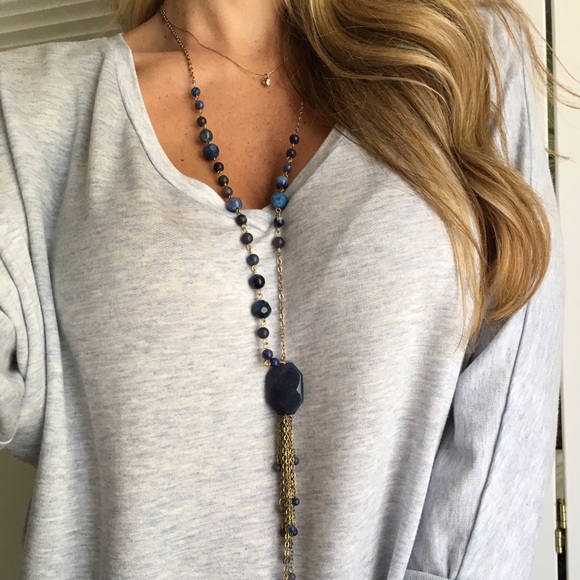 Last Item 🆕 Heather Blue V-Neck - Picture 2 of 4