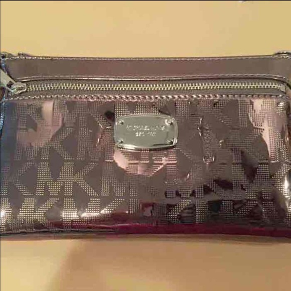 Michael Kors Jet Set Nickel wristlet